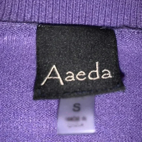 Aaeda Women’s Small Purple Sweater - Picture 2 of 2